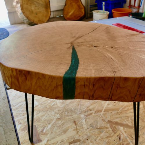 Baumscheiben Tisch Eiche mit Epoxidharz
geölt