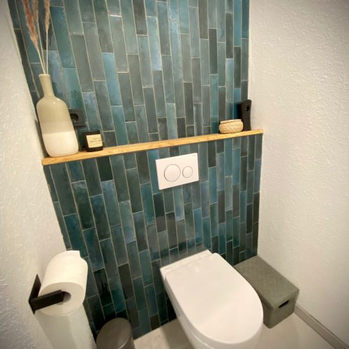 WC Abmauerung Eiche Massiv
Baumkante Natur