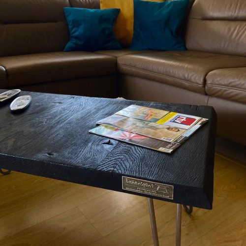 Couchtisch Eiche geköhlt mit Baumkante
geölt